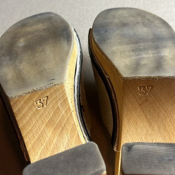 Mark Schwartz Abstract Art Wood Slide Sandal - 7 - Picture 7 of 14